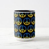 ウクライナ和平サイン2トーンのコーヒーマグ ツートーンマグカップ (中央)