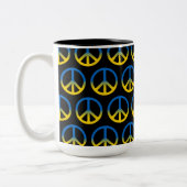 ウクライナ和平サイン2トーンのコーヒーマグ ツートーンマグカップ (左)