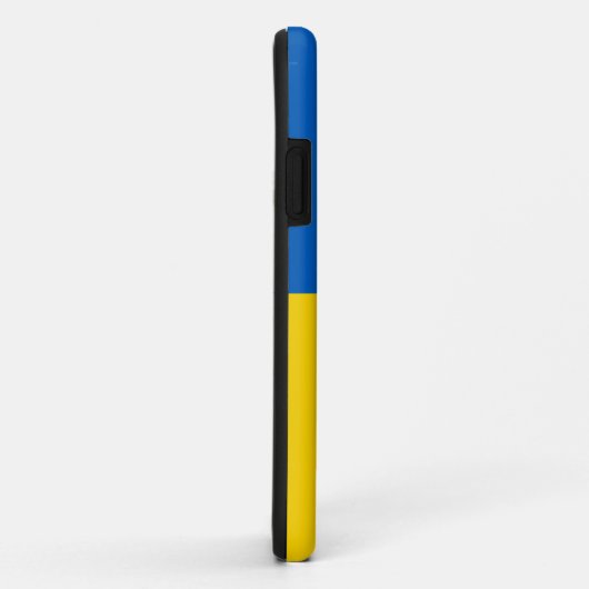 ウクライナ国旗と共に立つ Case-Mate iPhoneケース (裏面/右)