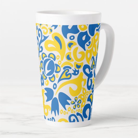 ウクライナ国旗の色を持つ民俗模様 カフェラテマグ (右アングル)