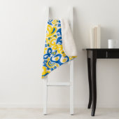 ウクライナ国旗の色を持つ民俗模様 シェルパブランケット (インサイチュ)