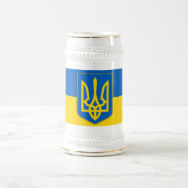 ウクライナ国旗を掲げたマグカップ ビールジョッキ