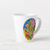 ウクライナ産のトライデントとフラワーのあるウクライナ国旗 カフェラテマグ (右アングル)