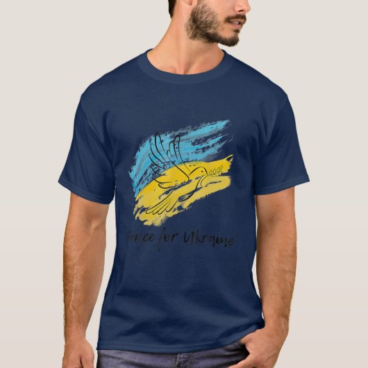 ウクライナ連帯のための平和ウクライナハート Tシャツ (正面)