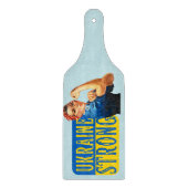 ウクライナ・ストロング・ロージー・ザ・リベーター カッティングボード (正面)