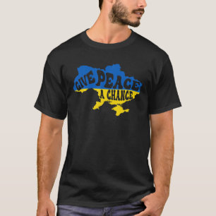 ウク与えラナ国旗の地図で平和のチャンス Tシャツ