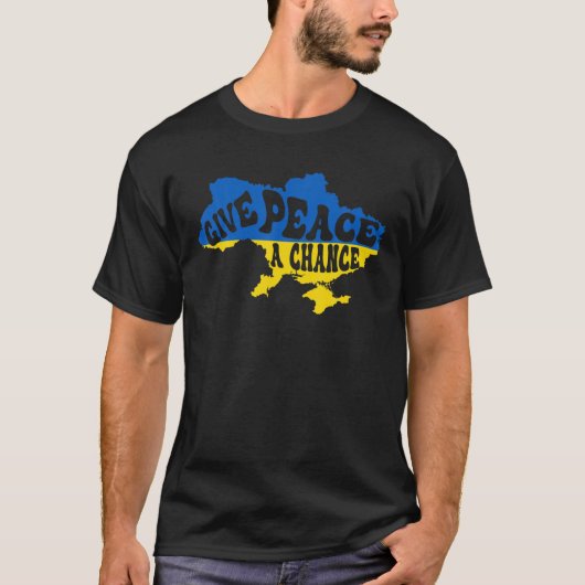 ウク与えラナ国旗の地図で平和のチャンス Tシャツ (正面)