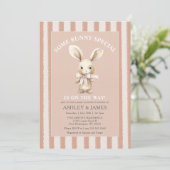 ウサギいくつかのバニーが赤ちゃんシャワーの途中にある 招待状 (スタンド正面)