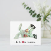 ウサギおもしろい誕生日カード。普通である ポストカード (スタンド正面)