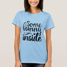 ウサギが中に入ってる Tシャツ