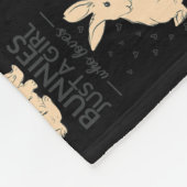 ウサギが大好きな女の子 フリースブランケット (角)