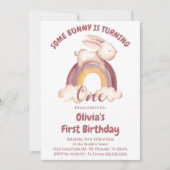 ウサギが1歳の誕生日を迎えるよ うさぎの1歳の誕生日パーティーの招待状 招待状 (正面)
