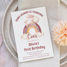 ウサギが1歳の誕生日を迎えるよ うさぎの1歳の誕生日パーティーの招待状