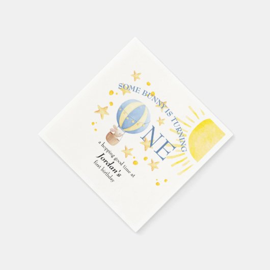 ウサギが1歳の誕生日を迎える 少年 1歳の誕生日 スタンダードカクテルナプキン (角)