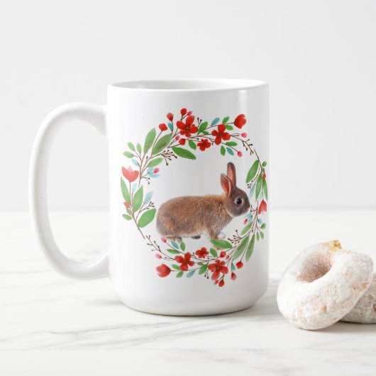 ウサギのいる赤いポピーのかすみ草の花輪 / 春のスタイル コーヒーマグカップ (ドーナツ)