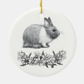 ウサギのふわふわ。鉛筆スケッチモノクロブラック セラミックオーナメント (裏面)