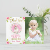 ウサギのピンクの花のゴールドグリッター写真の誕生日 サンキューカード (スタンド正面)