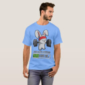 ウサギのフィットネスジムワークアウト 筋肉を鍛える少年 Tシャツ (正面フル)