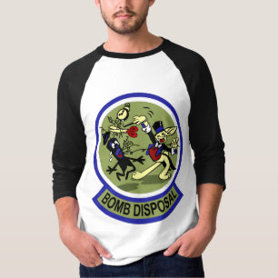 ウサギの不発弾処理 Tシャツ
