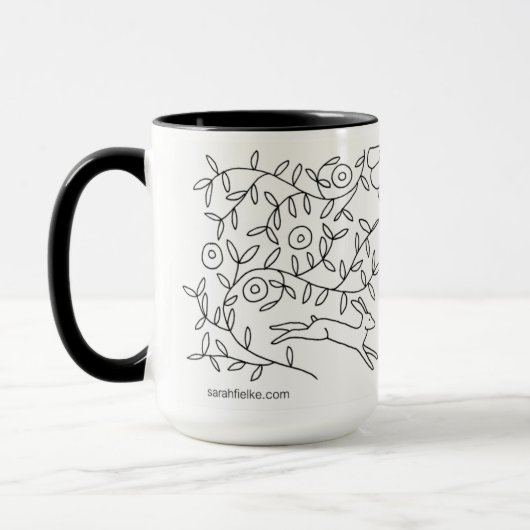 ウサギの巣穴の下、サラFielke BOM 2017年 マグカップ (左)