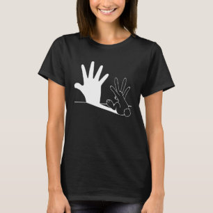 ウサギの影の手 Tシャツ