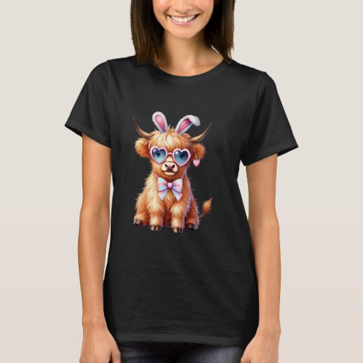 ウサギの耳とハートのメガネをかけたハイランドカウ Tシャツ (正面)