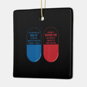 ウサギの贈り物 |ブルーピルレッドピルワンダーランドウサギ セラミックオーナメント (左)