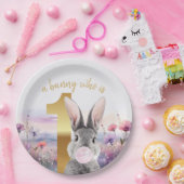 ウサギの1歳の誕生日 ピンクのガムを吹く ペーパープレート (パーティー)