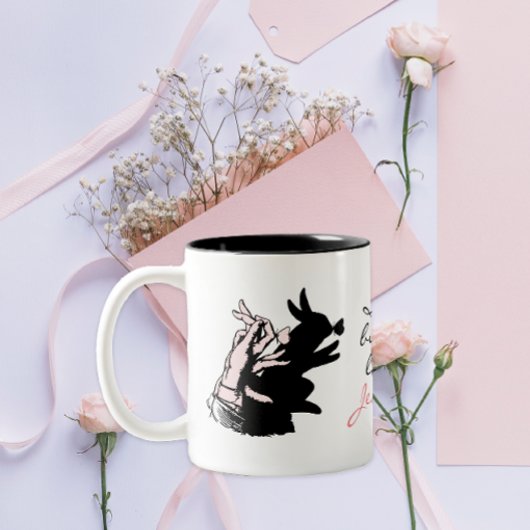 ウサギはあなたが好き Some Bunny Loves Pun 黒と白の蝶 ツートーンマグカップ
