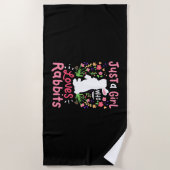 ウサギを愛する女の子 ビーチタオル (正面)