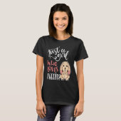 ウサギを愛する女の子 Tシャツ (正面フル)
