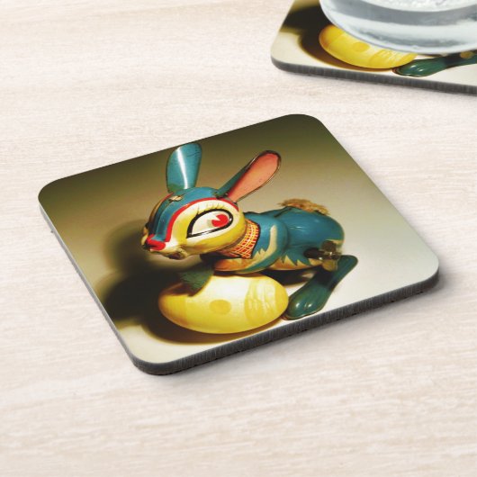 ウサギウサギ玩具イースターイエロー卵 コースター (左側)