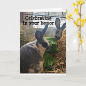 ウサギ救最高ののレタスを誕生日 カード (黄色い花)