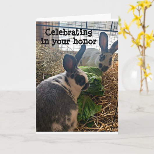 ウサギ救最高ののレタスを誕生日 カード (黄色い花)