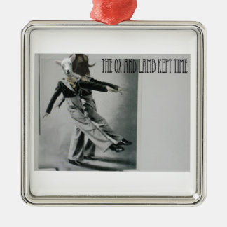 ウシおよび子ヒツジは時間を保ちました メタルオーナメント