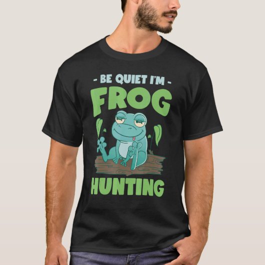 ウシガエル狩り カエル漁 ウシガエル捕獲 Tシャツ (正面)