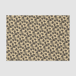 ウッドカットの黒いどんぐりをクリームに 薄葉紙