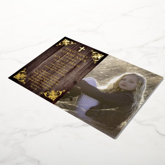 ウッドガール素朴フォトファースト聖餐式 – 金ゴールド 箔招待状 (回転した状態)