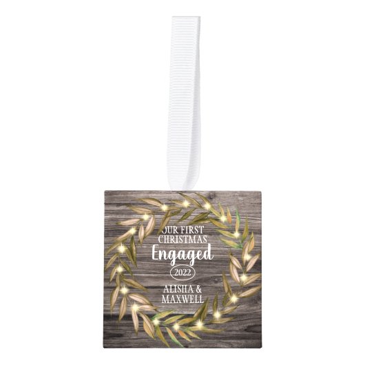 ウッドシ素朴ー私たちの初めてのクリスマス婚約した3写真 キューブオーナメント (正面)