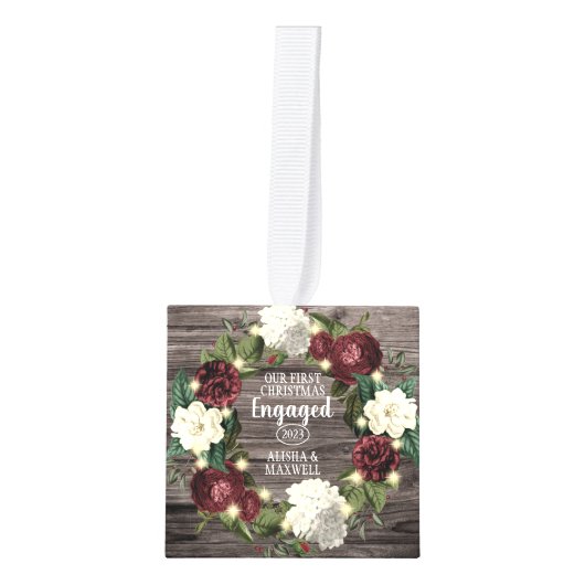 ウッドシ素朴ー私たちの初めてのクリスマス婚約した3写真 キューブオーナメント (正面)