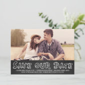 ウッドタイポグラフィ救写真日付のお知らせ 招待状 (スタンド正面)