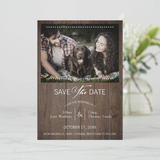 ウッドドッグ素朴フォト結婚ズのお洒落タイポグラフィ セーブザデート (スタンド正面)