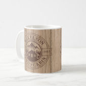 ウッドパーソナライズされた素朴ファミリーキャビン コーヒーマグカップ (正面左)