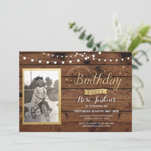 ウッドフォト誕生日ライト素朴招待状 招待状 (スタンド正面)