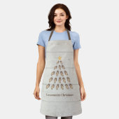 ウッドプランク上の低地オイスタークリスマスツリー エプロン (着用した状態)