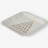 ウッドプランク上の低地オイスタークリスマスツリー ペーパープレート (傾斜あり)