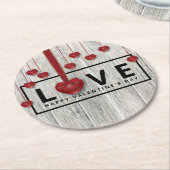 ウッドモダンバレンタインデー素朴ラブ赤いハート ラウンドペーパーコースター (アングル)
