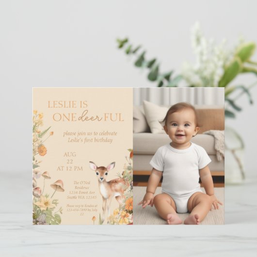 ウッドラお洒落ンドディアファースト誕生日写真 招待状 (スタンド正面)