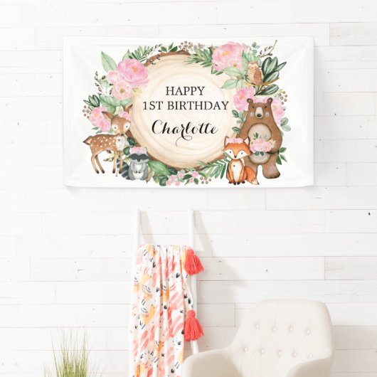ウッドラかわいらしンド森林動物ガールハッピーバースデー 横断幕 (インサイチュ)