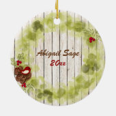 ウッドラパーソナライズされたンドキツネとリースクリスマス セラミックオーナメント (裏面)